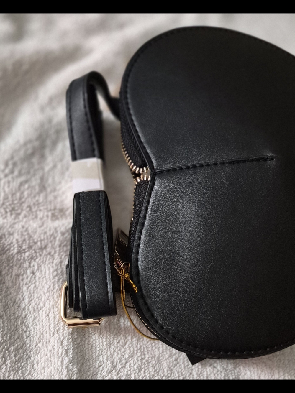bebe Black Heart Crossbody Bag - Picture 4 of 7